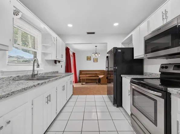 6868 E CENTER Street, Okeechobee, FL 34974