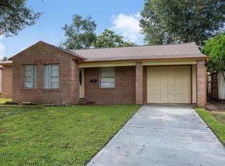 1406 Cedarwood Dr, Pasadena, TX 77502
