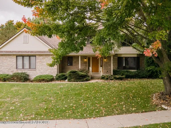 2705 Sorority Ln, Holt, MI 48842