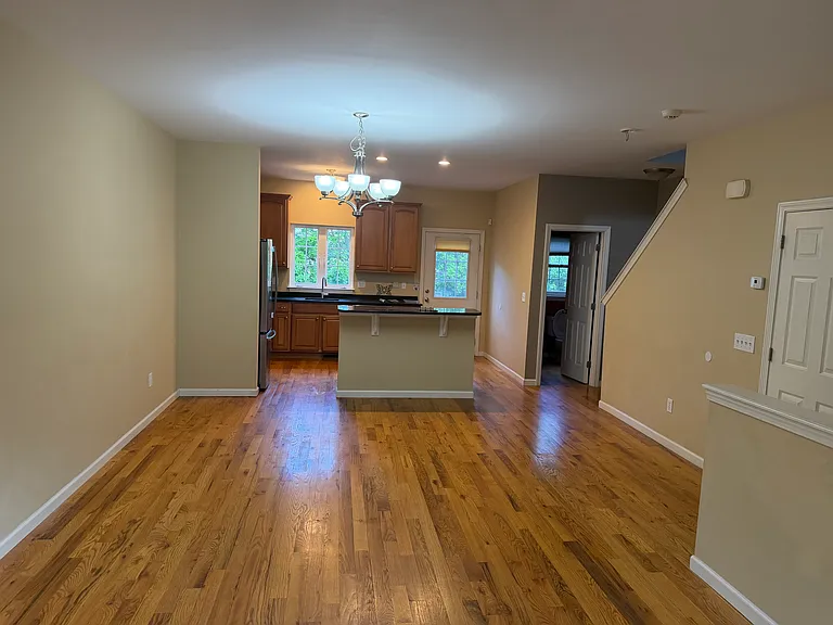 2 Sheridan St #402 — Photo 7