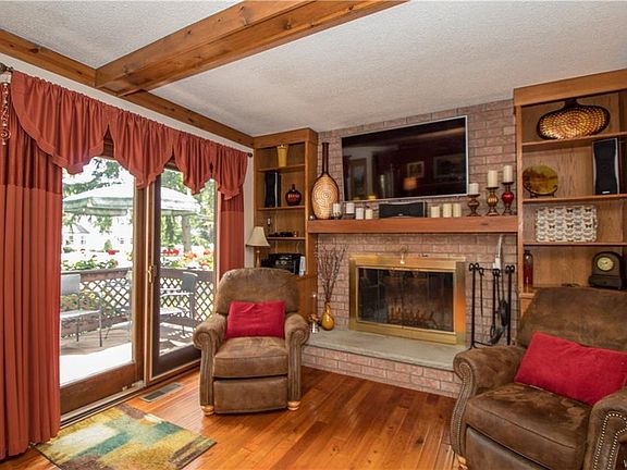 3rd image of 4652 Abbott Rd