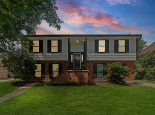 15819 Maple Manor Dr, Houston, TX 77095