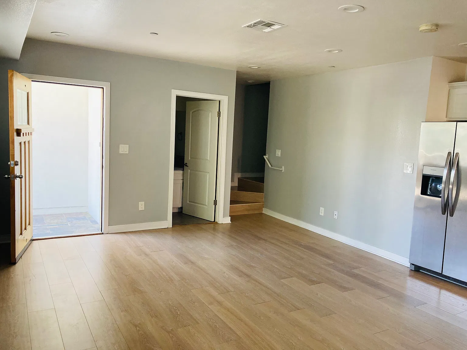 3 bed, 2.5 bath, 1380 sqft, $3,695 — Photo 3