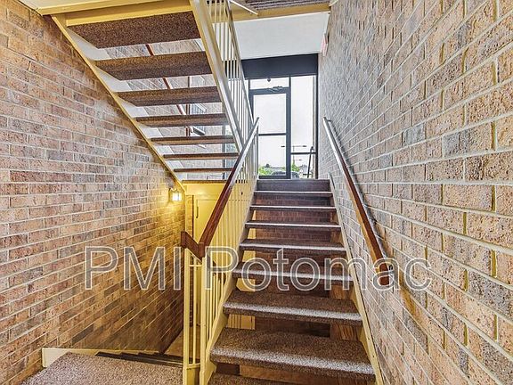 5th image of 18600 Walkers Choice Rd APT 1