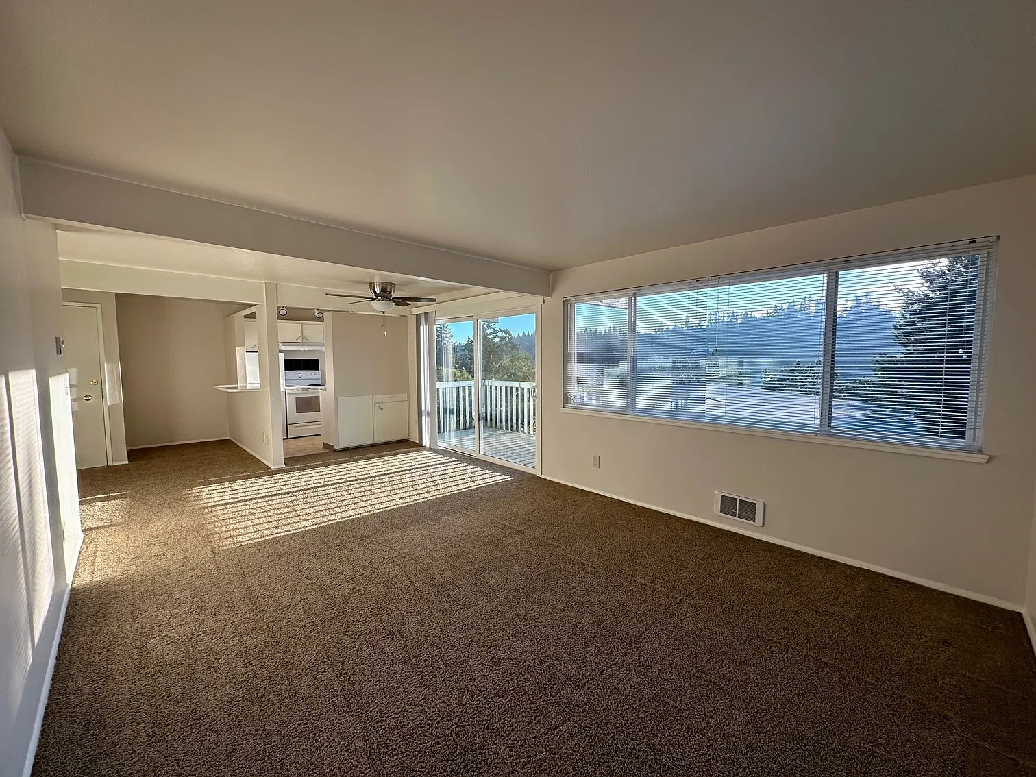 1 bed, 750 sqft, $2,045 — Photo 1