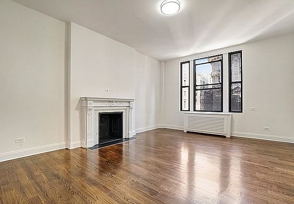 3rd image of 200 W 58th St APT 10A