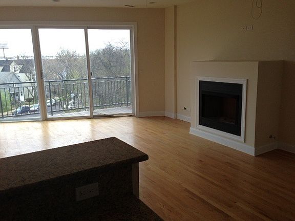 2nd image of 3507 N Elston Ave APT 4