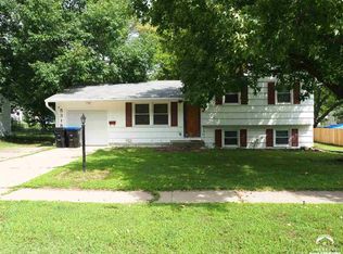 5318 SW 28th St, Topeka, KS 66614