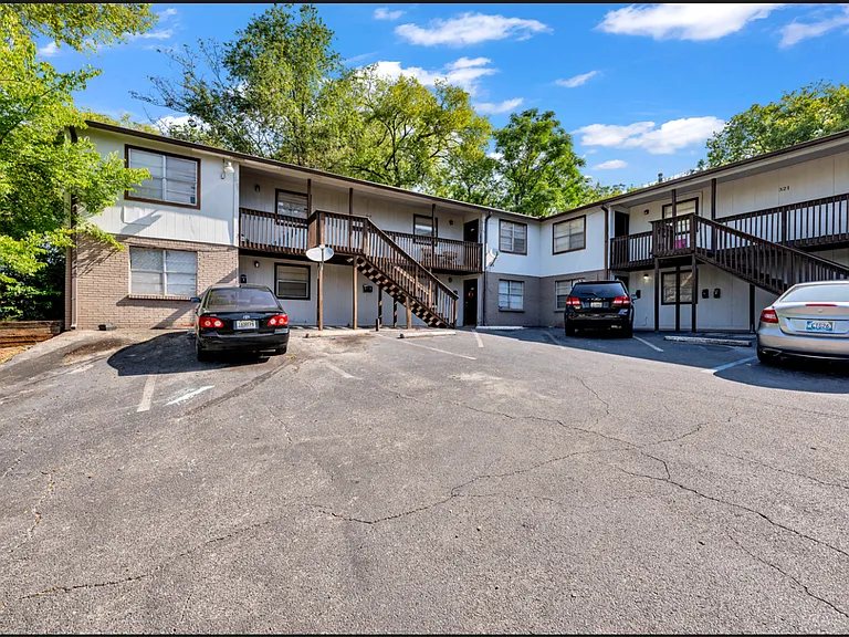 313 Beta St — Photo 3