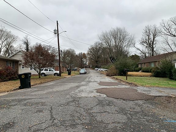 4th image of 521 Walnut Ave