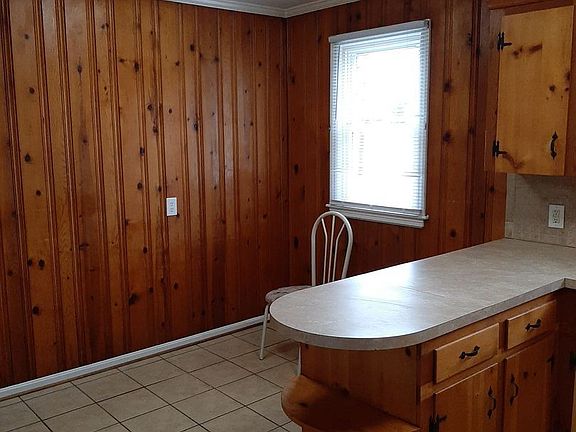 4th image of 3212 Nelson St