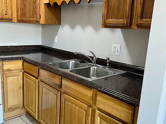3rd image of 310 Watauga Dr APT 14