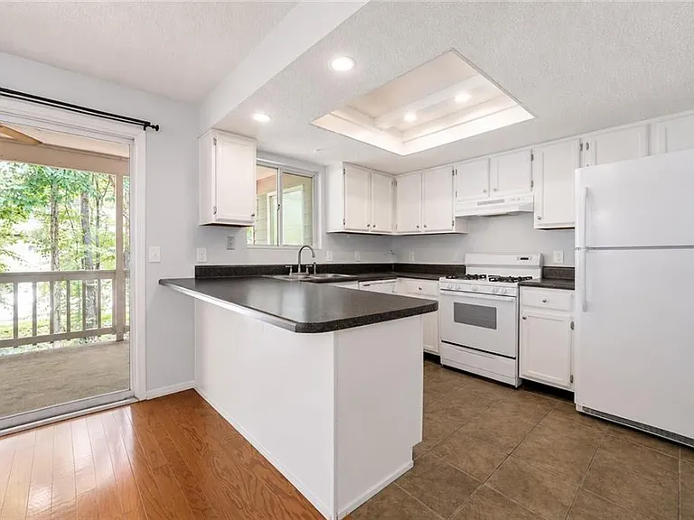 44 Rumson Ct SE — Photo 5