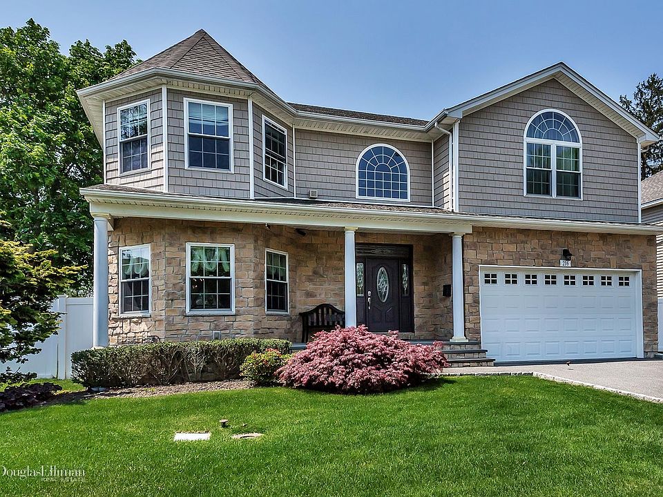 1st image of 214 Southwood Cir