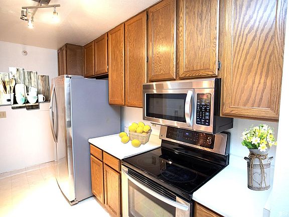3rd image of 240 N Bayshore Blvd APT 108