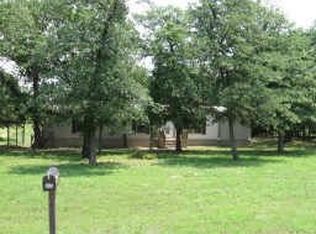 346 Briar Oaks Ln, Azle, TX 76020