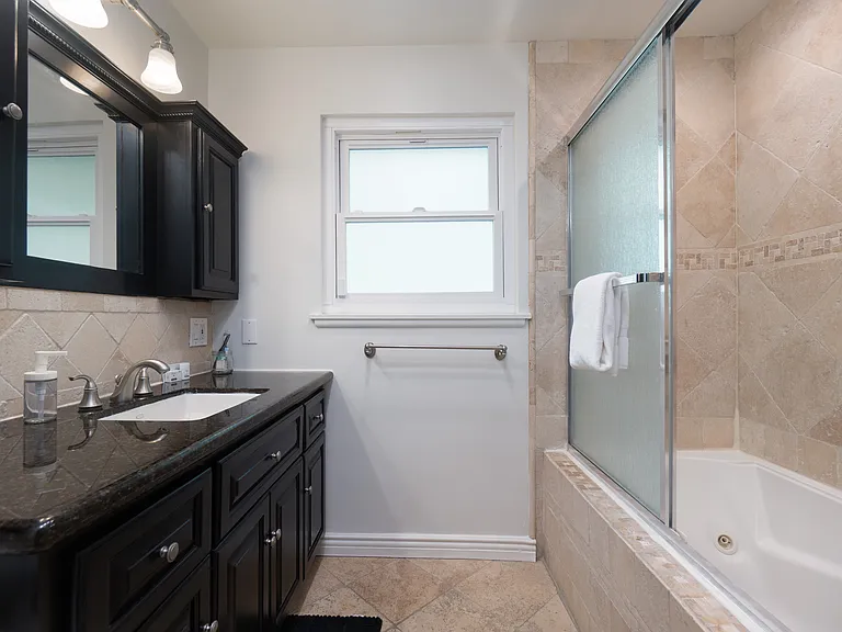 13843 Milbank St — Photo 16