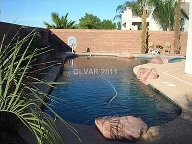5th image of 1677 Amador Ln