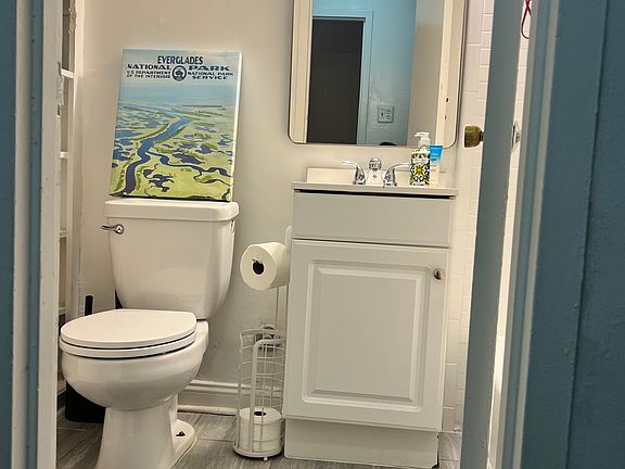 4th image of 1111 Arlington Blvd # 436