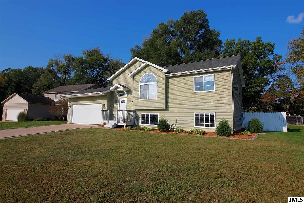 1322 Catsyl Rd photo 1