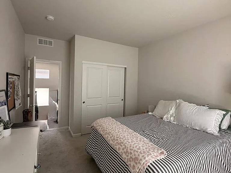 17247 Parkside Dr N — Photo 18