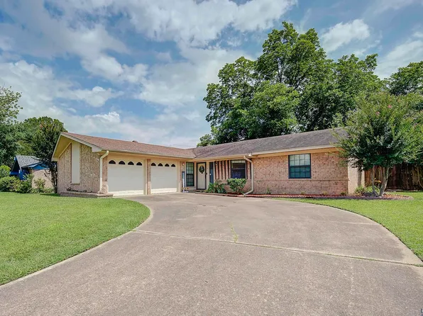 18 N Hermitage Dr, Texarkana, AR 71854