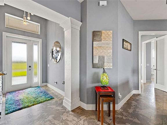 5th image of 602 NW 32nd Pl
