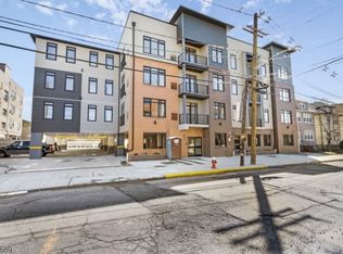 37 W Price St #401, Linden, NJ 07036