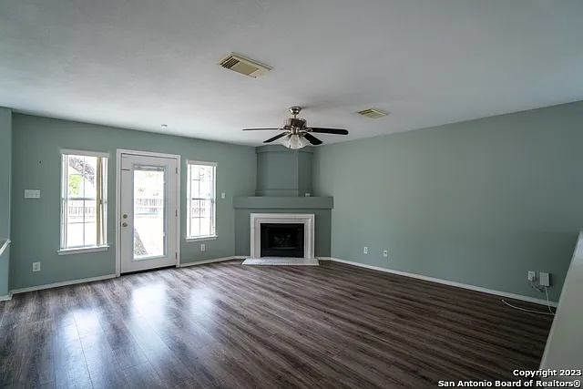 22047 Kenton Knl — Photo 8
