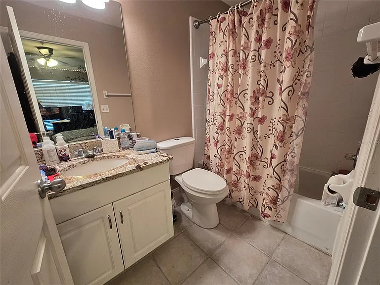 2636 SW 35th Pl #9 — Photo 16