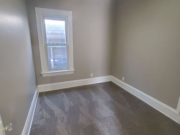 3rd image of 2508-2510 W Lloyd St