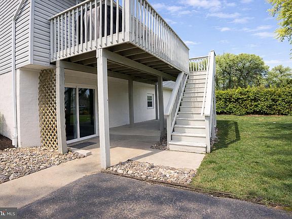 2nd image of 243 9th St