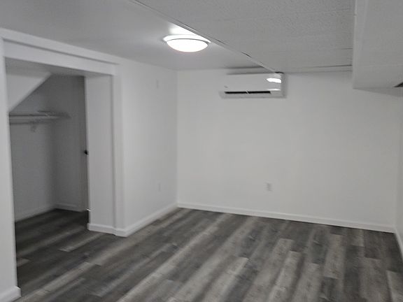 2nd image of 10 Van Tassel Ct Floor 2