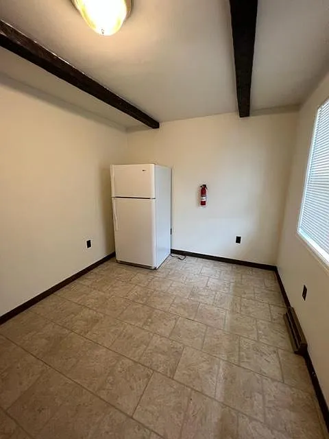2 bed, 900 sqft, $850 — Photo 2