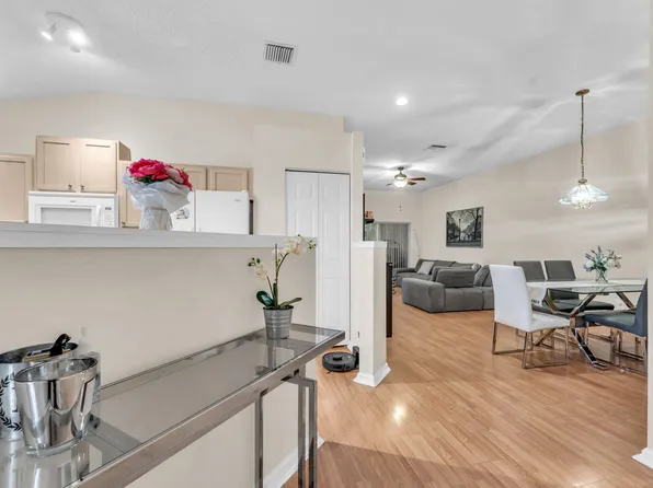 8385 Via Serena, Boca Raton, FL 33433