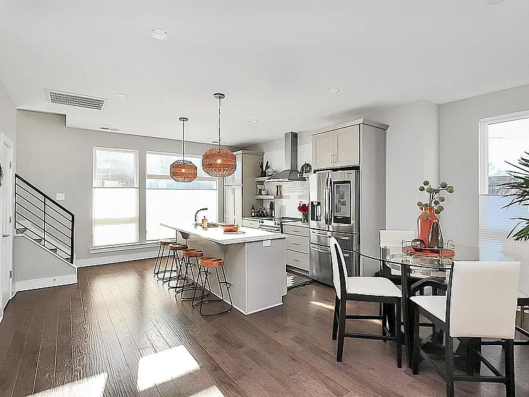 542 Sedgefield Park Dr — Photo 8