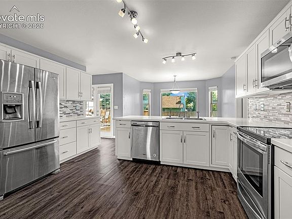 3rd image of 1045 Hartell Dr