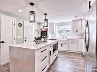 9-10 Mansfield Dr, Fair Lawn, NJ 07410