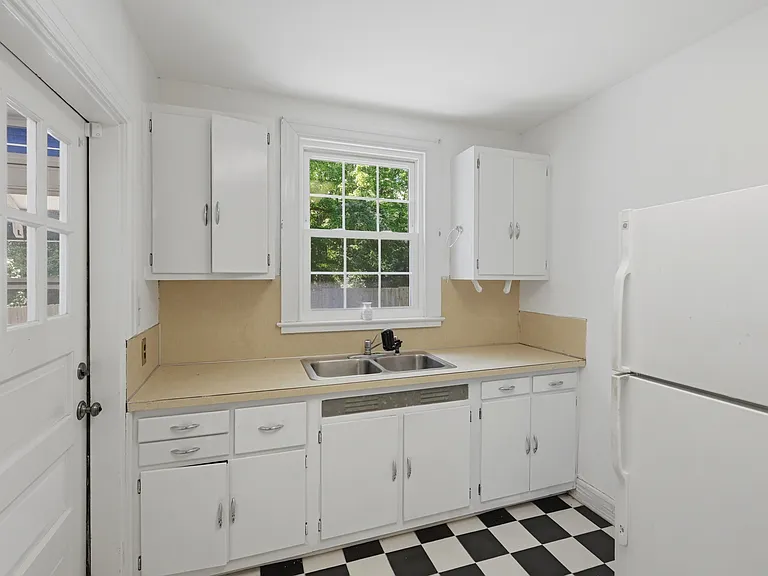 2603 W Carver St — Photo 11