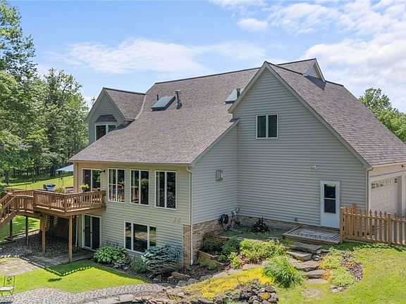 3rd image of 10061 Brookside Cir