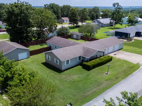 504 S Chestnut Street, Stockton, MO 65785