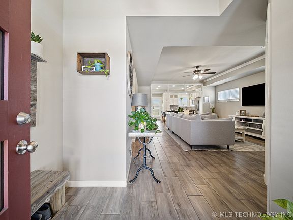 4th image of 5022 N 35th St