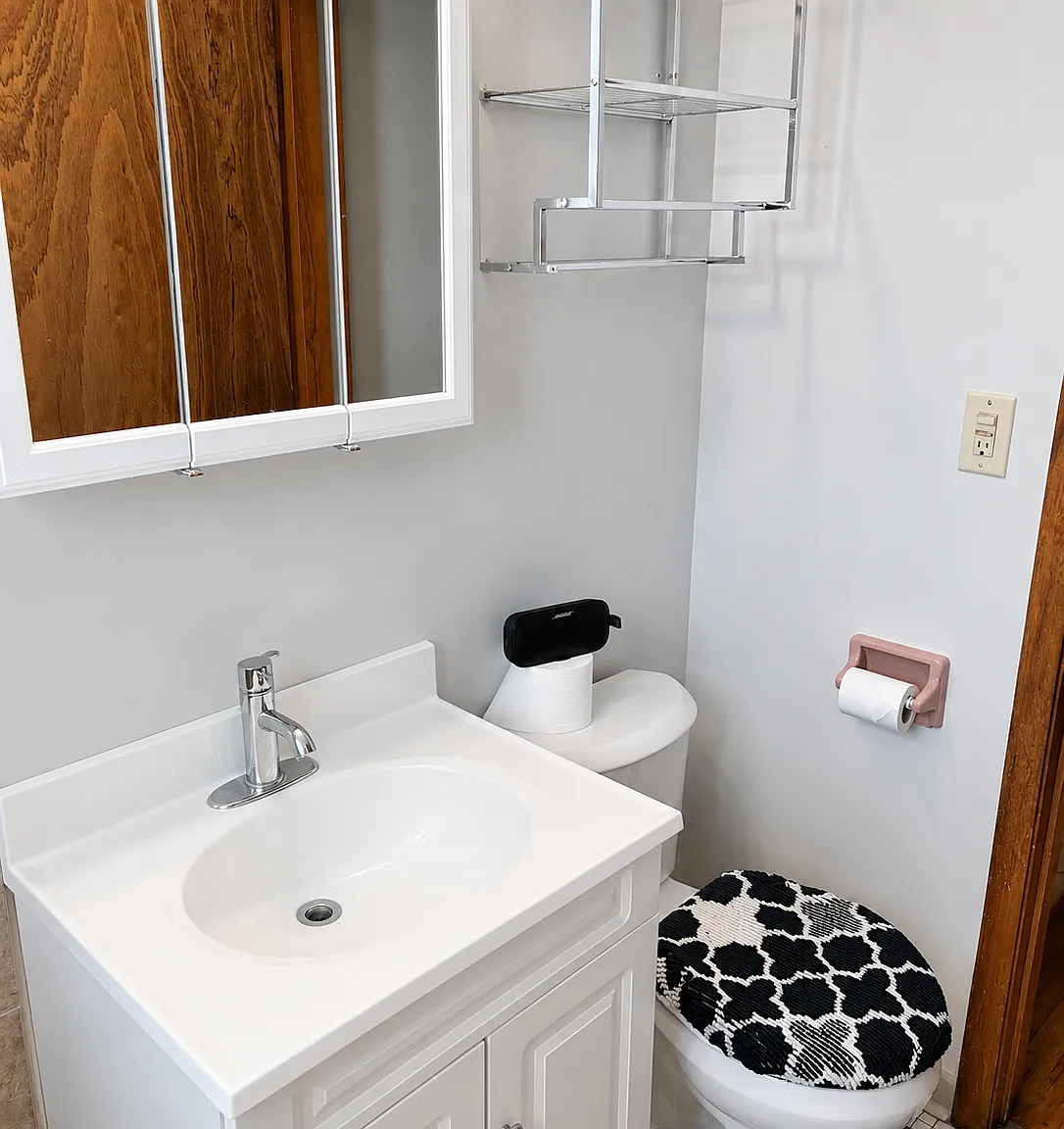 2 bed, 1000 sqft, $1,695 — Photo 2