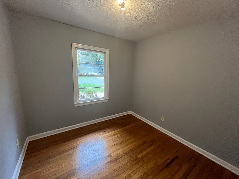 204 Ravenwood Way — Photo 12