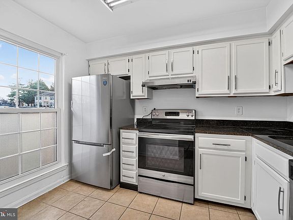 2nd image of 8114 Cloverhurst Rd