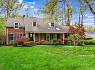 71 Tree Top Dr, Springfield, NJ 07081