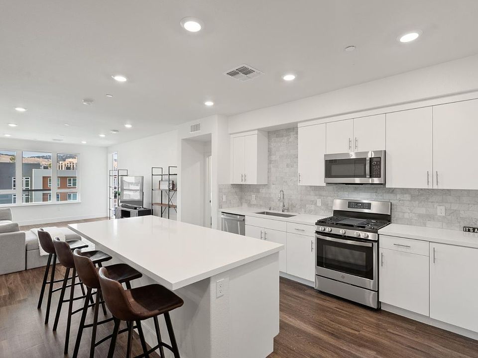 1st image of 5925 Charlotte Dr Unit 419