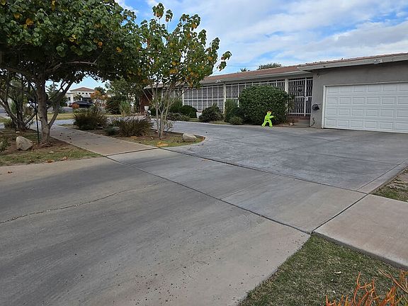 4th image of 1070 Heber Ave