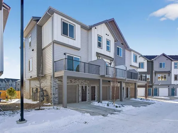 2231 S 81st St SW #142, Calgary, AB T3H 3V8