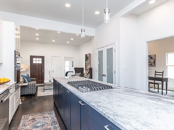 4th image of 1304 Villa Ave